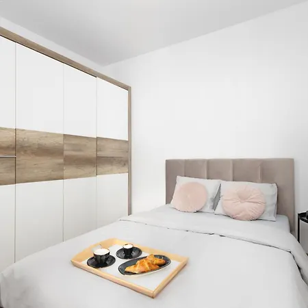 Apartament Goclawska Swps Pge Narodowy Dworzec Wschodni Soho Factory Warsaw Exterior photo